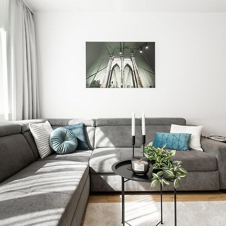 Apartament Near Sky Tower Free Parking For 2 Cars Wrocław Eksteriør bilde